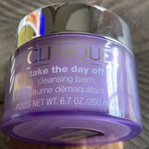 Clinique Take The Day Off Cleansing Balm 6.7 OZ. - Picture 3 of 5